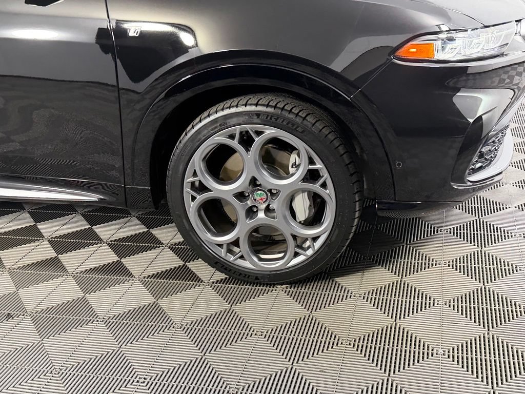 Used 2024 Alfa Romeo Tonale Ti AWD/4WD image 12
