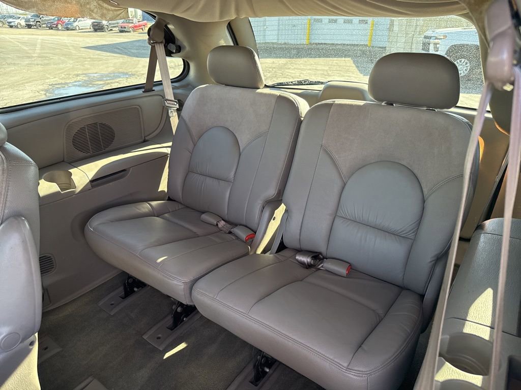 Used 2003 Chrysler Town & Country Limited AWD/4WD image 12