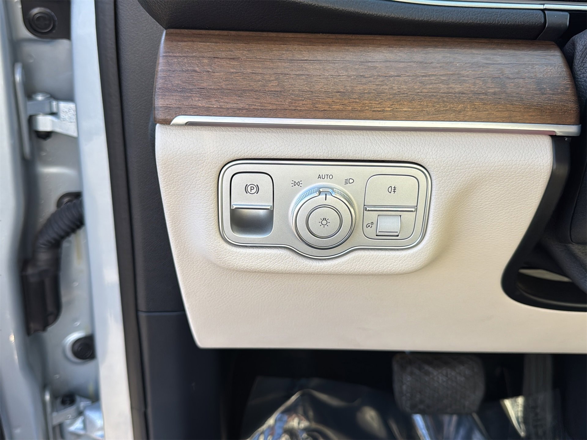 Certified 2024 Mercedes-Benz GLE 450 4MATIC image 22