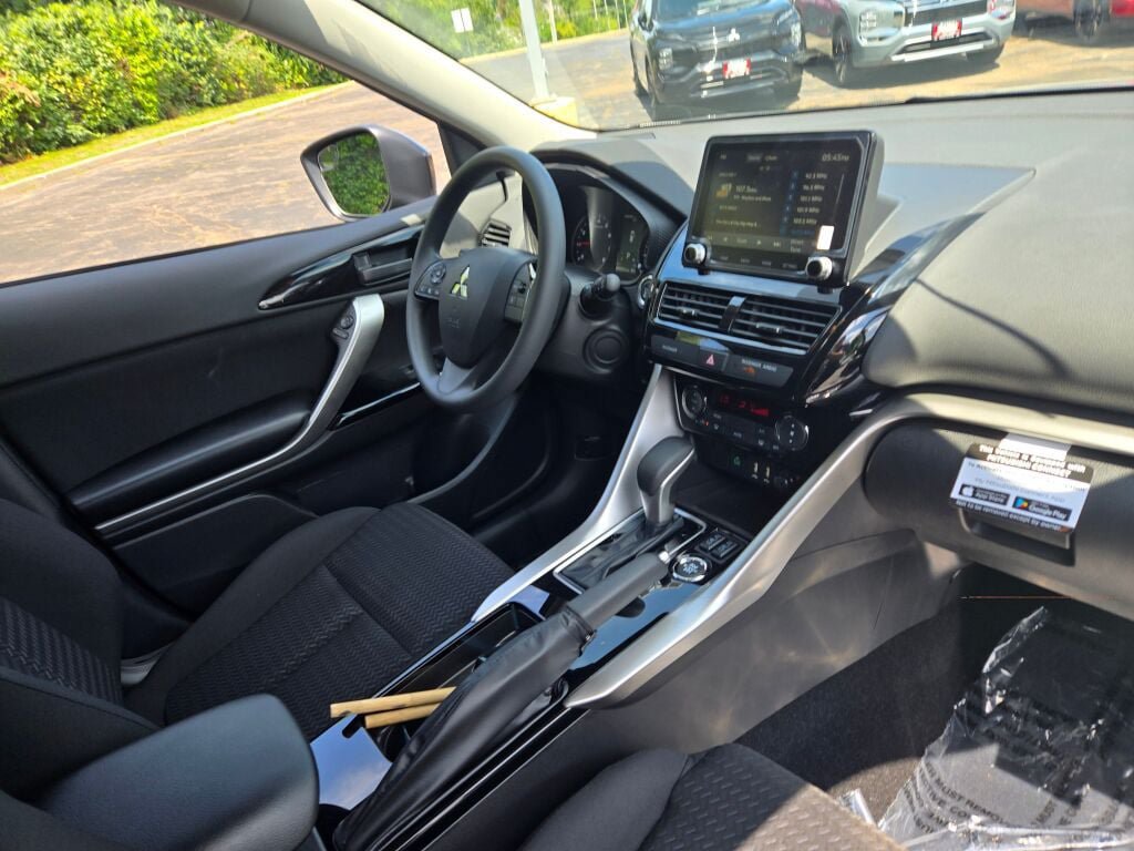 New 2026 Mitsubishi Eclipse Cross LE AWD/4WD image 5