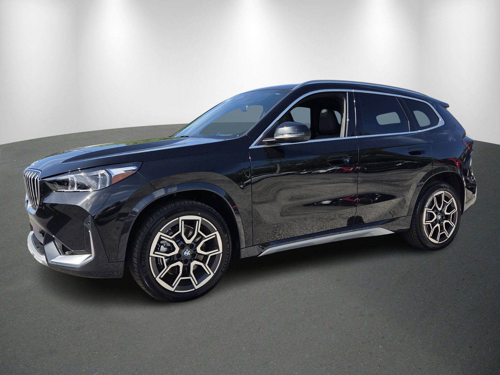 New 2026 BMW X1 xDrive28i w/ Technology Package AWD/4WD image 3