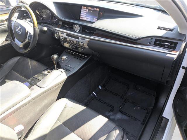 Used 2013 Lexus ES 350 w/ Luxury Pkg FWD image 19
