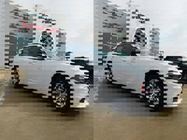 Used 2023 Dodge Charger SXT image 2