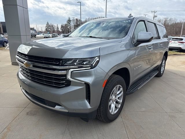 Used 2023 Chevrolet Suburban LT image 4