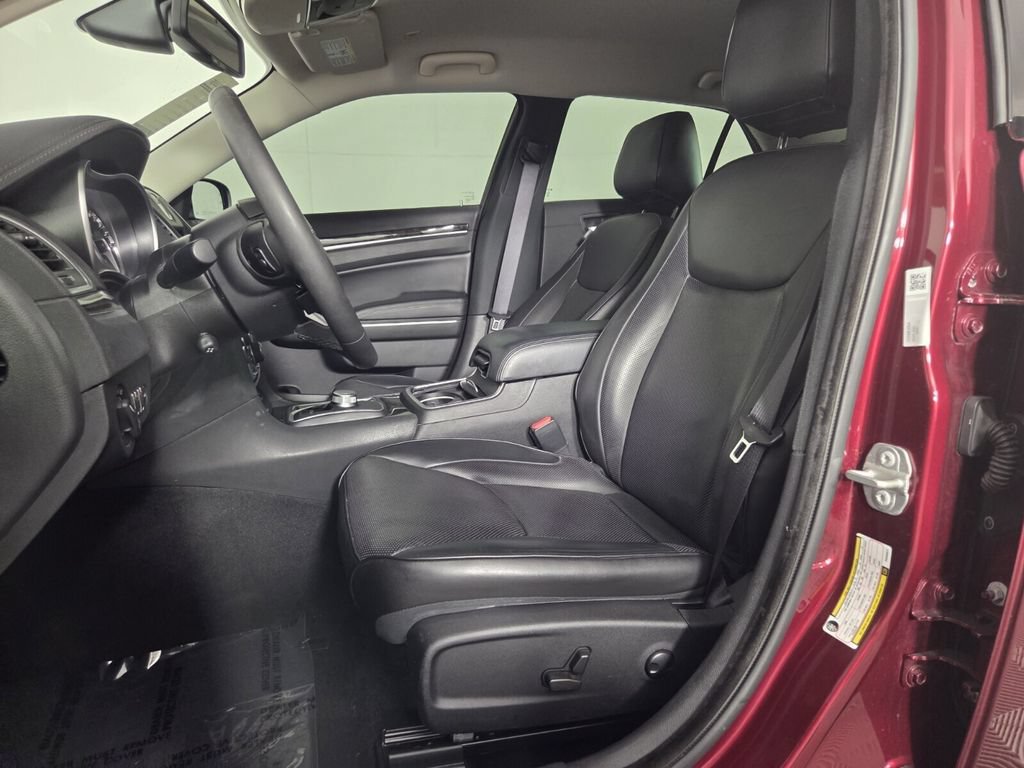 Used 2023 Chrysler 300 Touring L w/ Comfort Group RWD image 9
