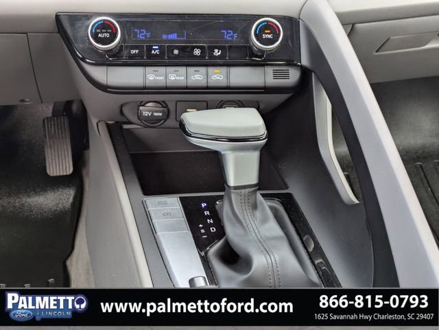 Used 2022 Hyundai Elantra SEL FWD image 16