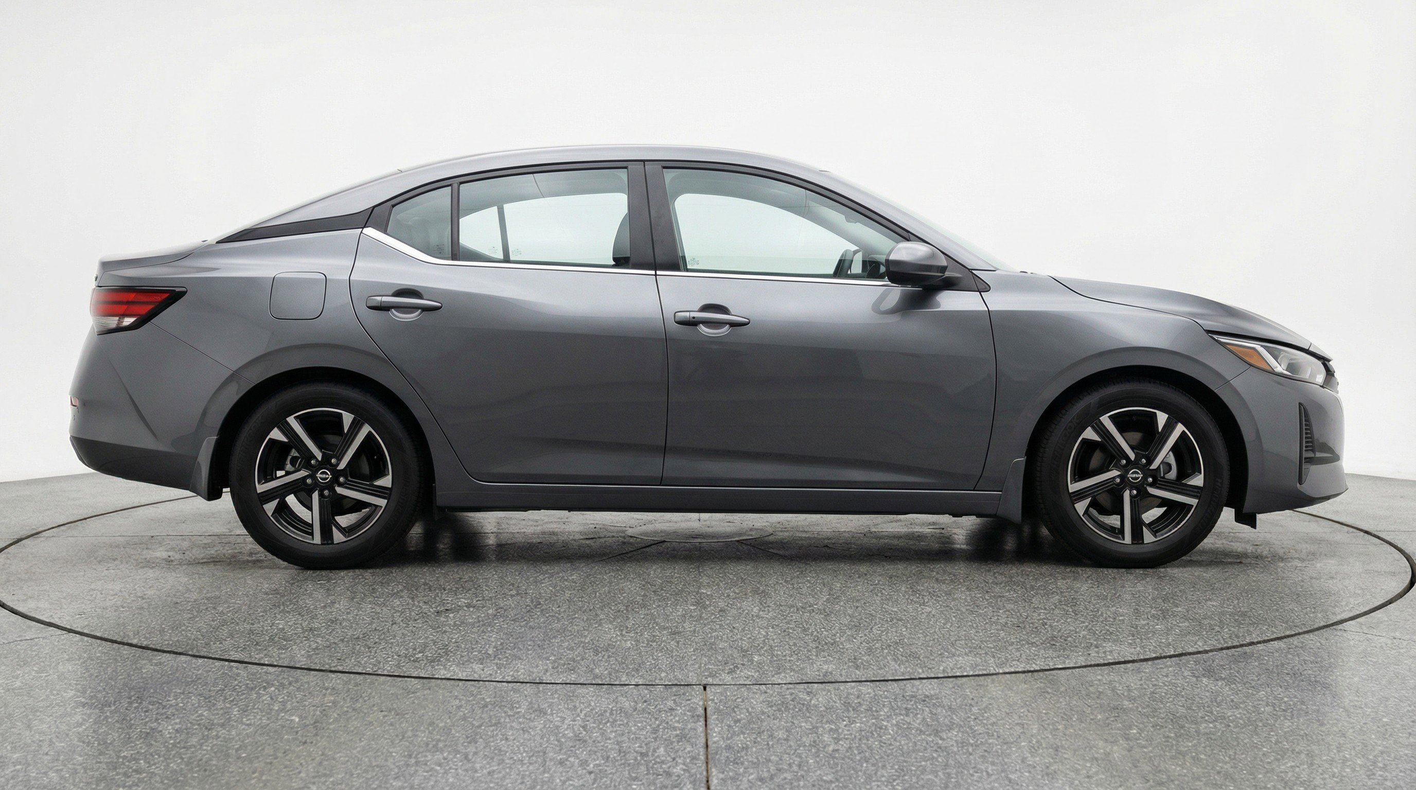 Used 2025 Nissan Sentra SV image 11