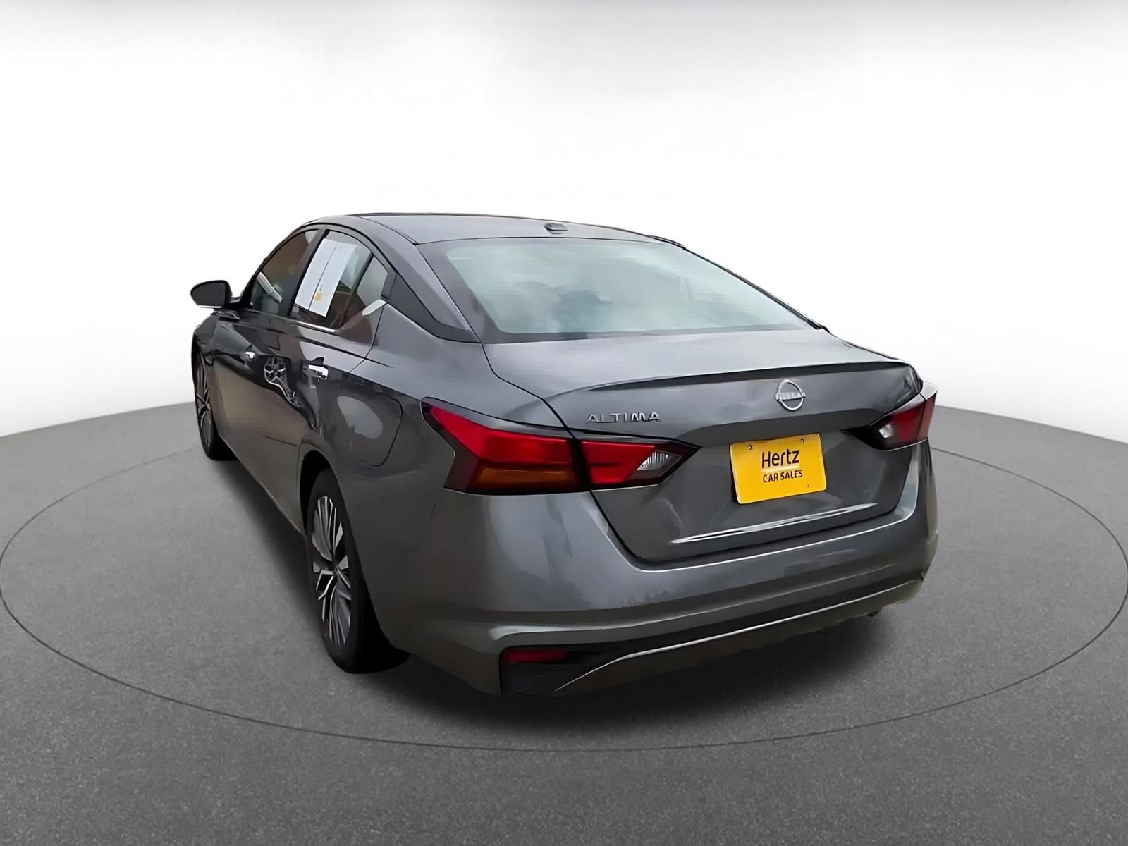 Used 2025 Nissan Altima 2.5 SV FWD image 9