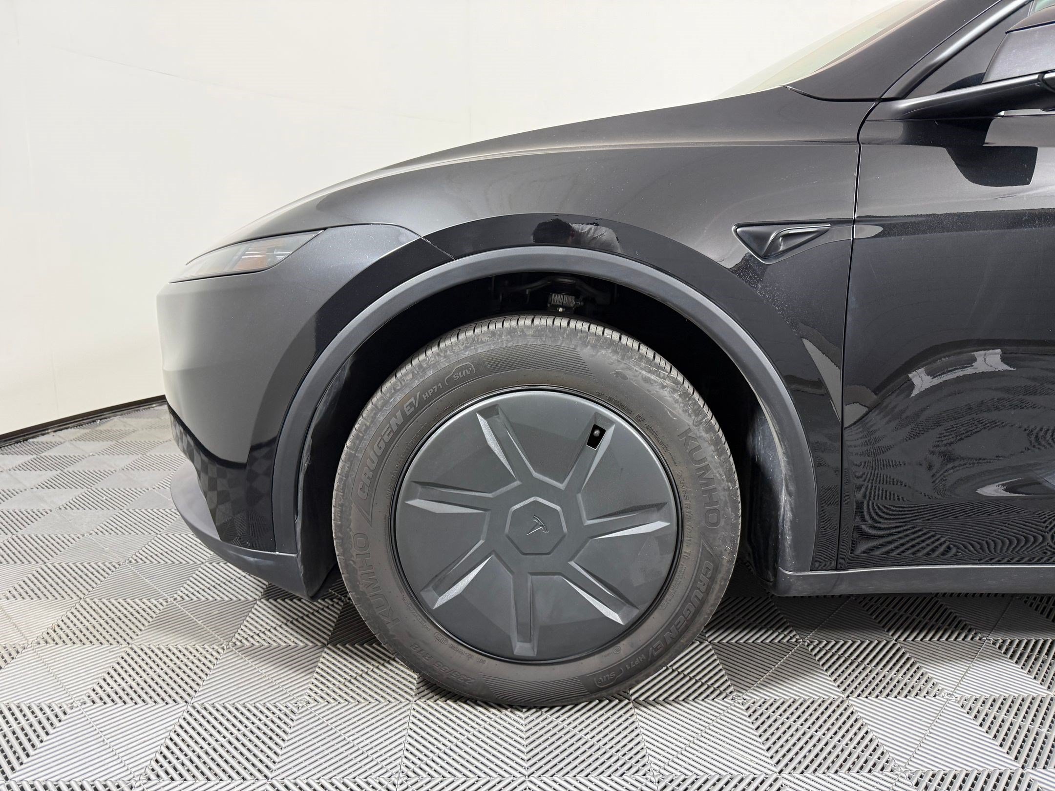 Used 2026 Tesla Model Y 2WD image 13
