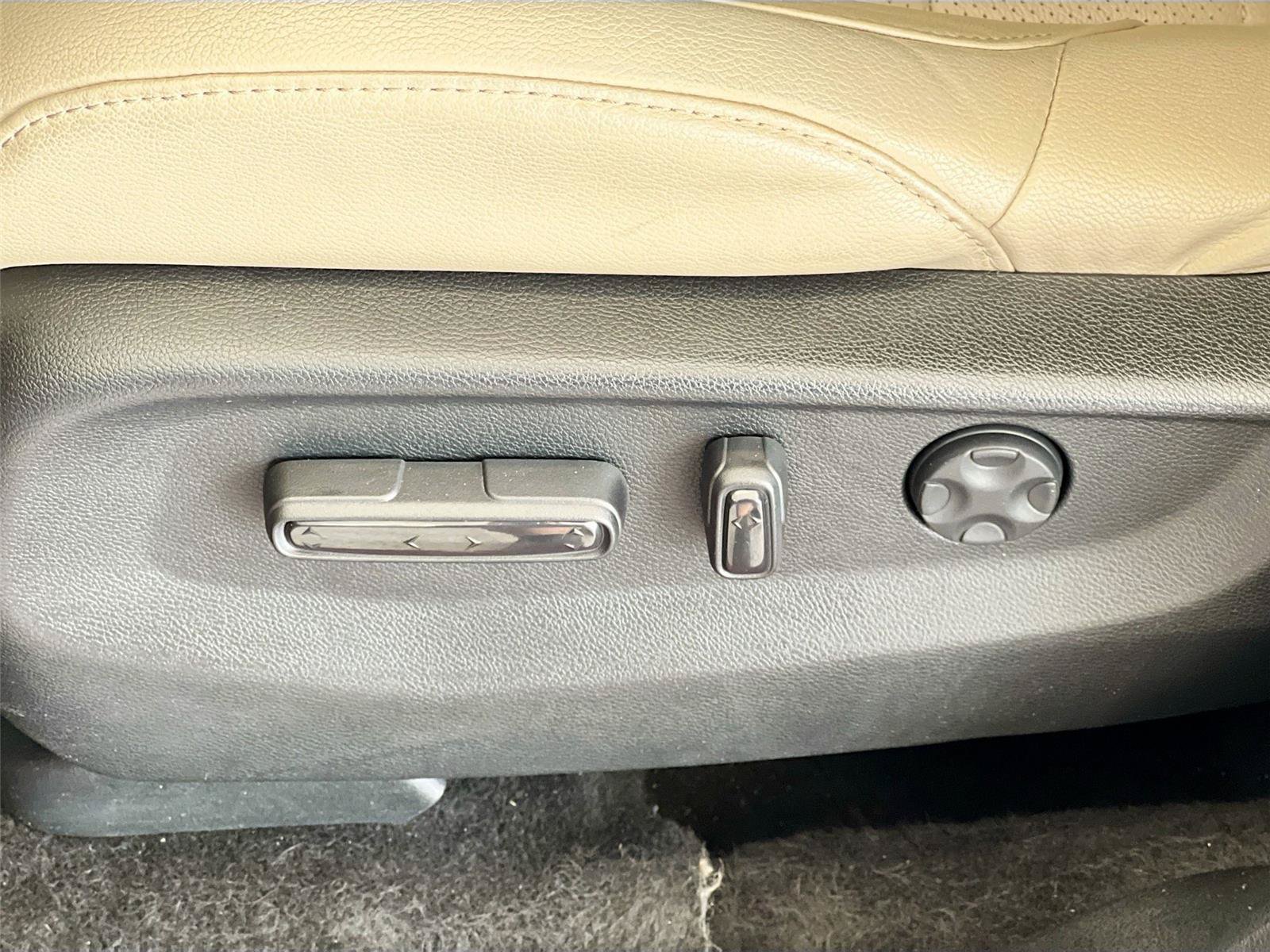 Used 2017 Honda CR-V Touring image 22