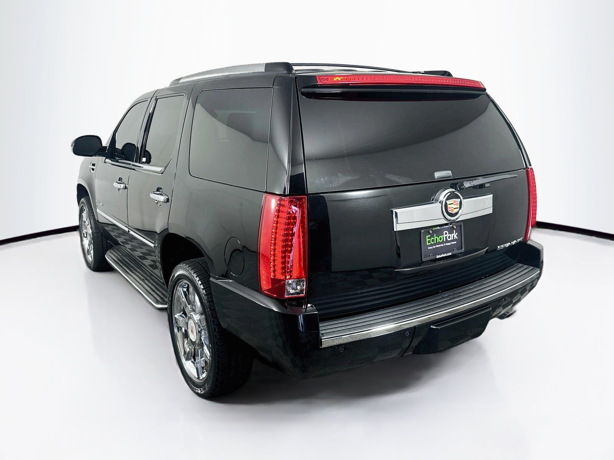 Used 2014 Cadillac Escalade Luxury RWD image 5
