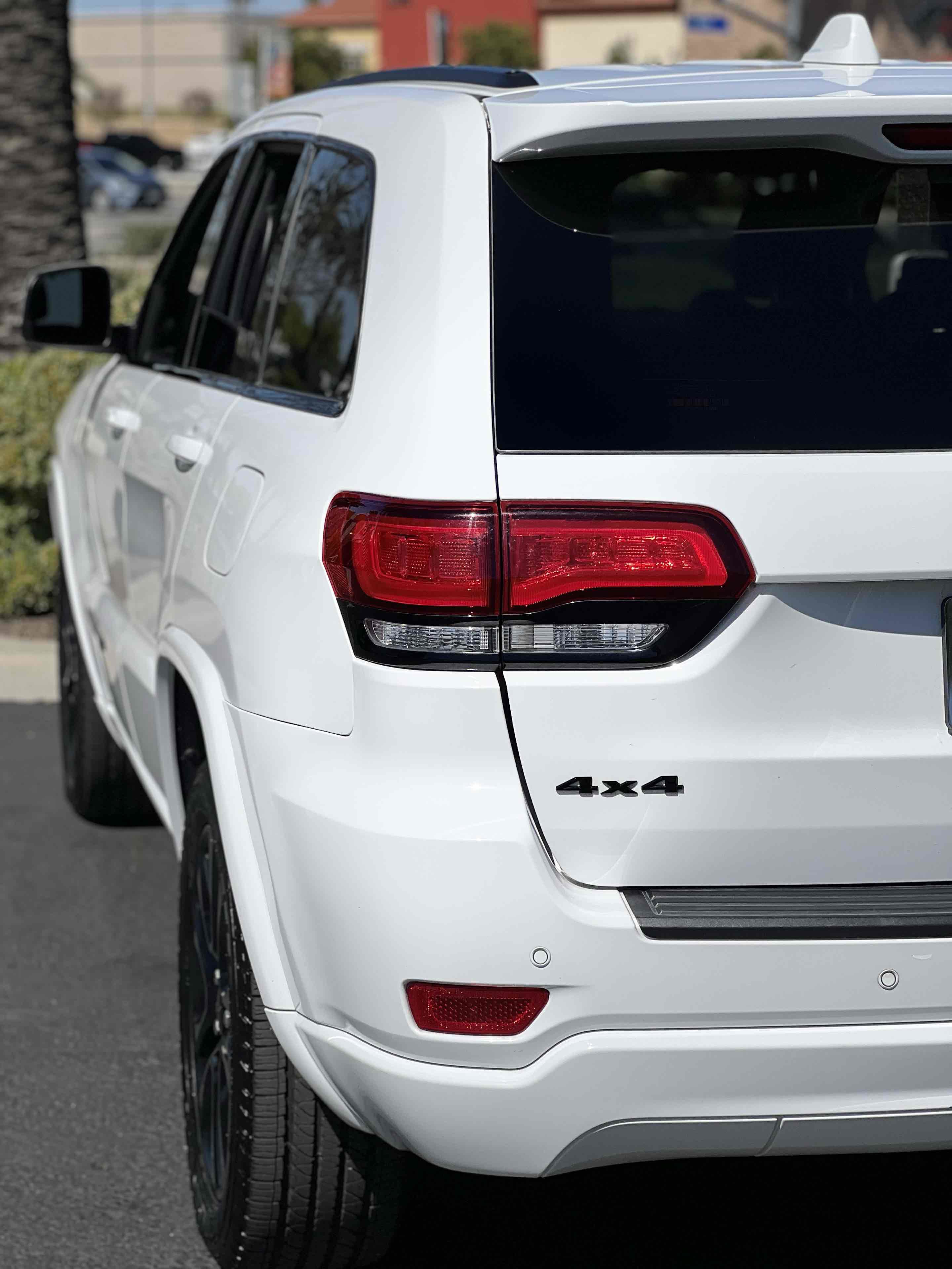 Used 2021 Jeep Grand Cherokee Laredo X image 56