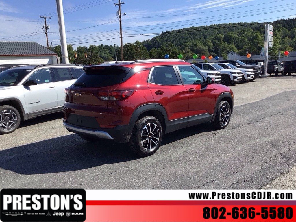 Used 2025 Chevrolet TrailBlazer LT AWD/4WD image 5