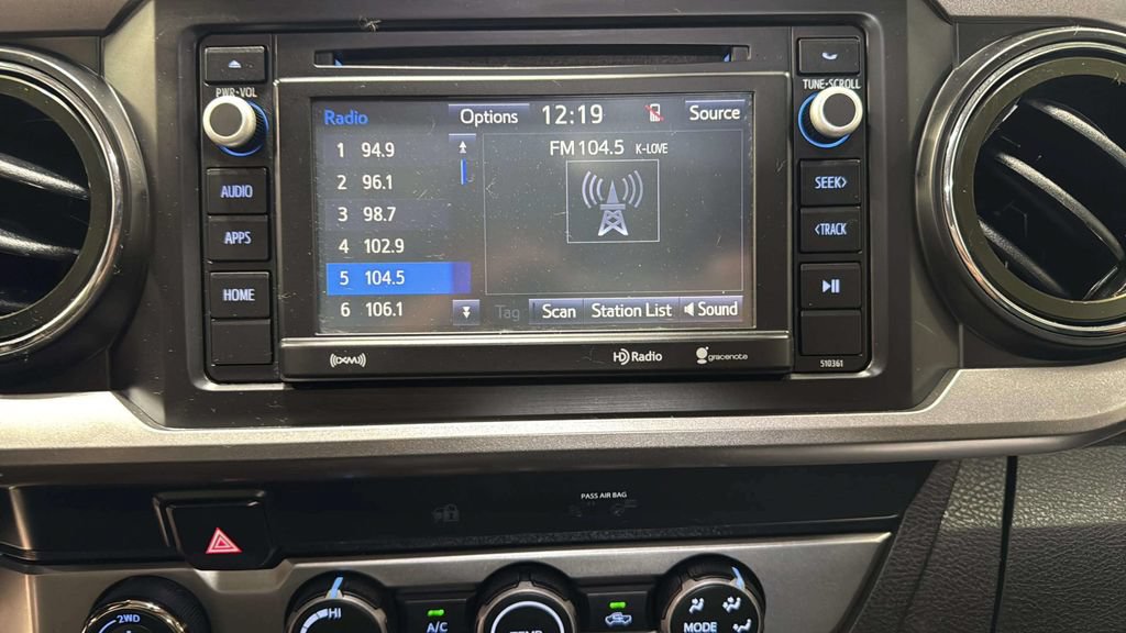 Used 2019 Toyota Tacoma SR5 AWD/4WD image 27