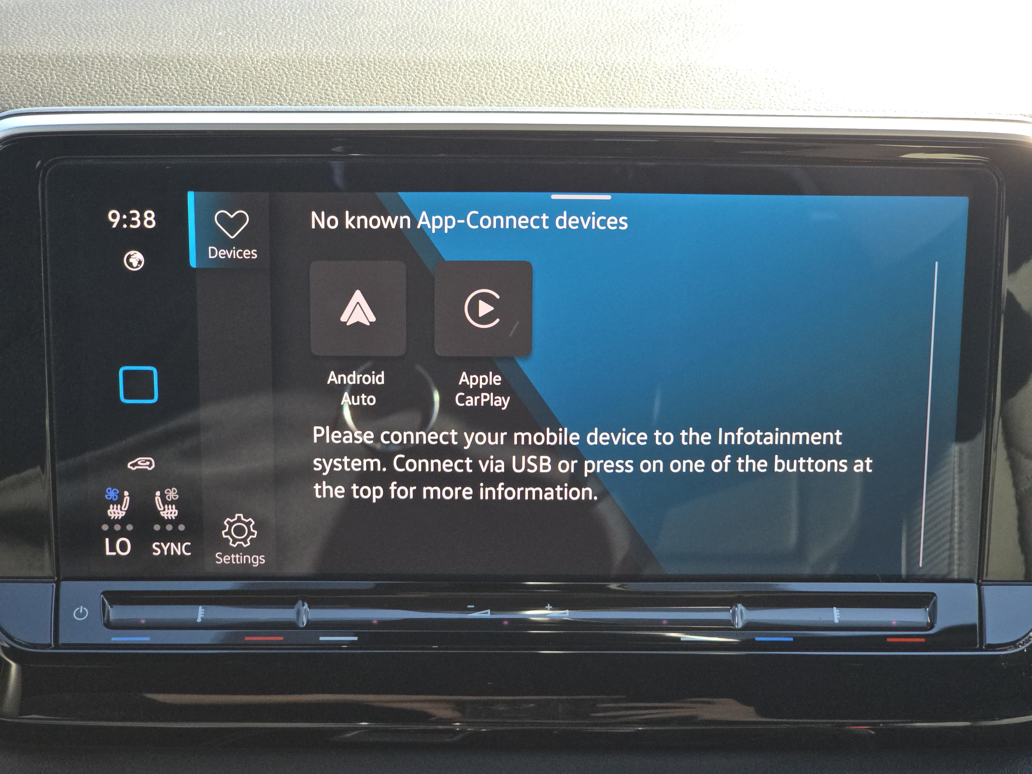 Used 2024 Volkswagen Atlas Cross Sport SE FWD image 9