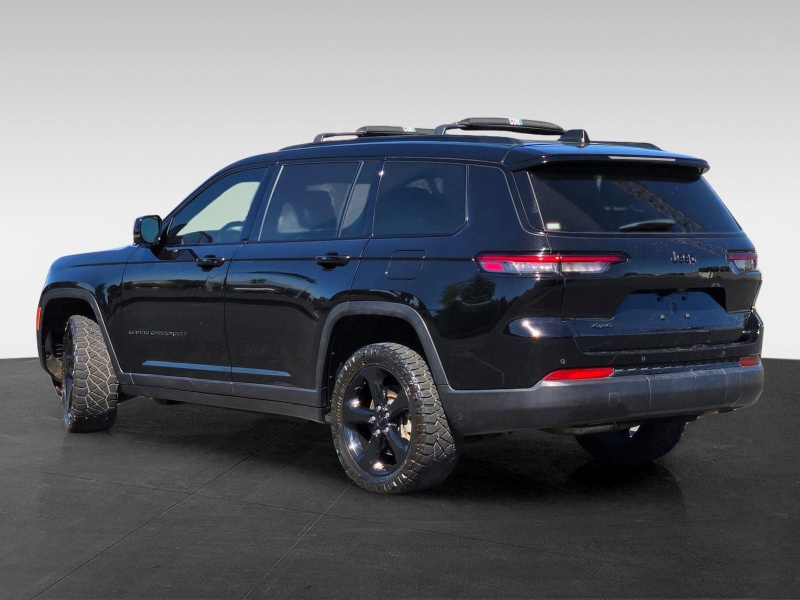 Used 2023 Jeep Grand Cherokee L Laredo AWD/4WD image 9