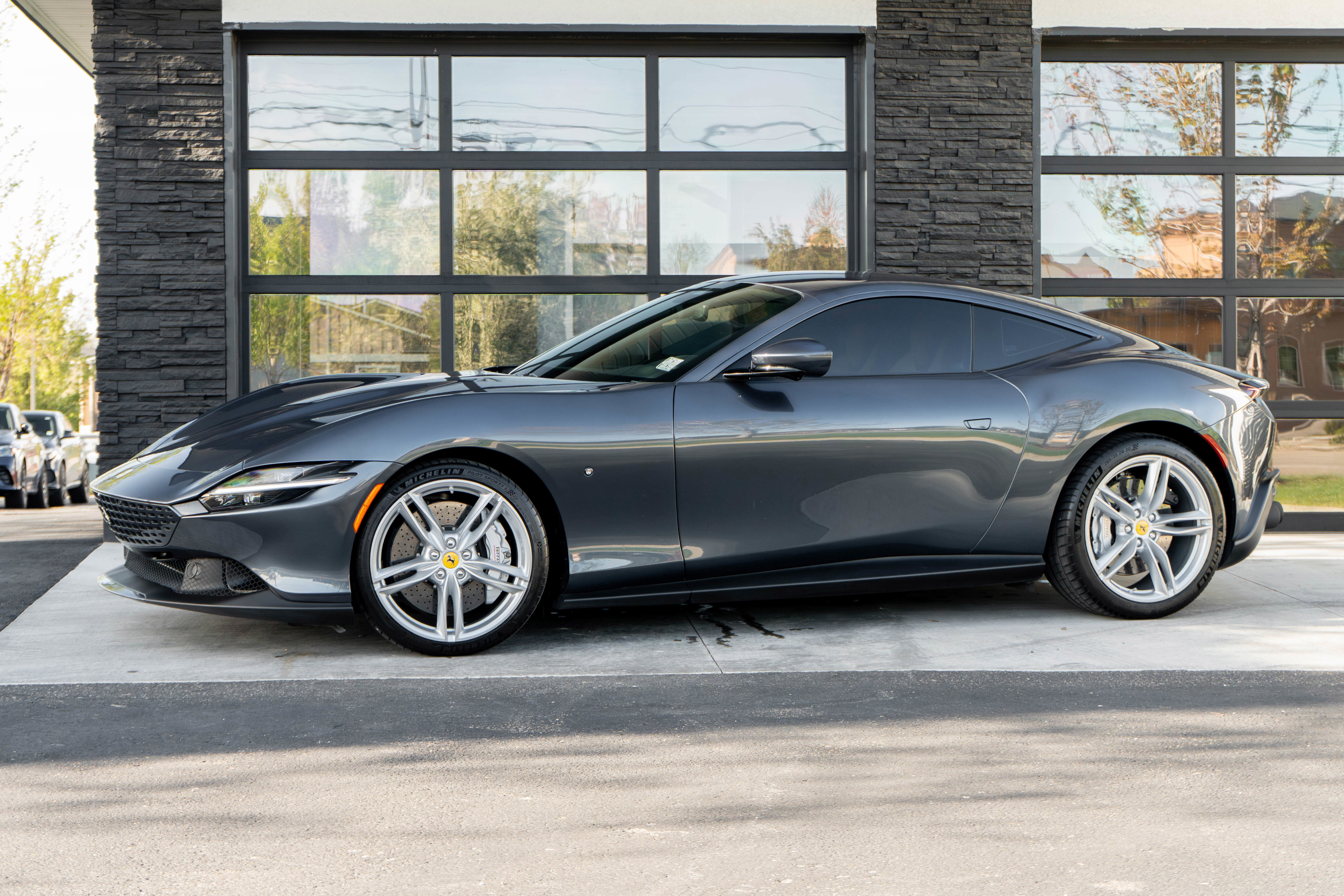 Used 2021 Ferrari Roma image 2