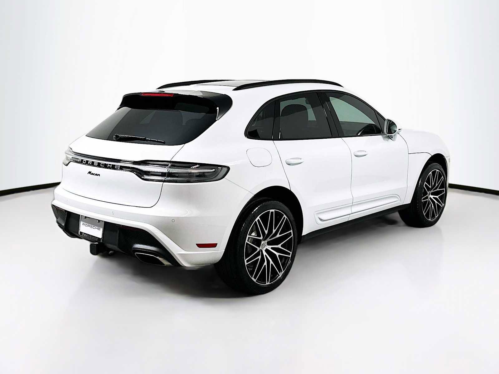 New 2026 Porsche Macan image 9