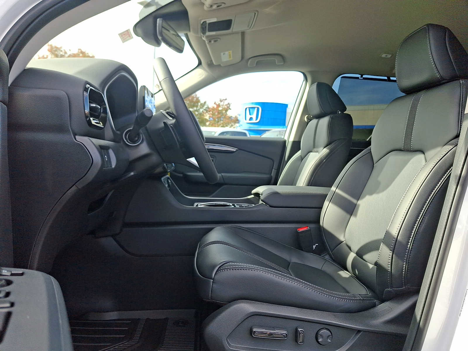 New 2025 Honda Pilot EX-L image 7