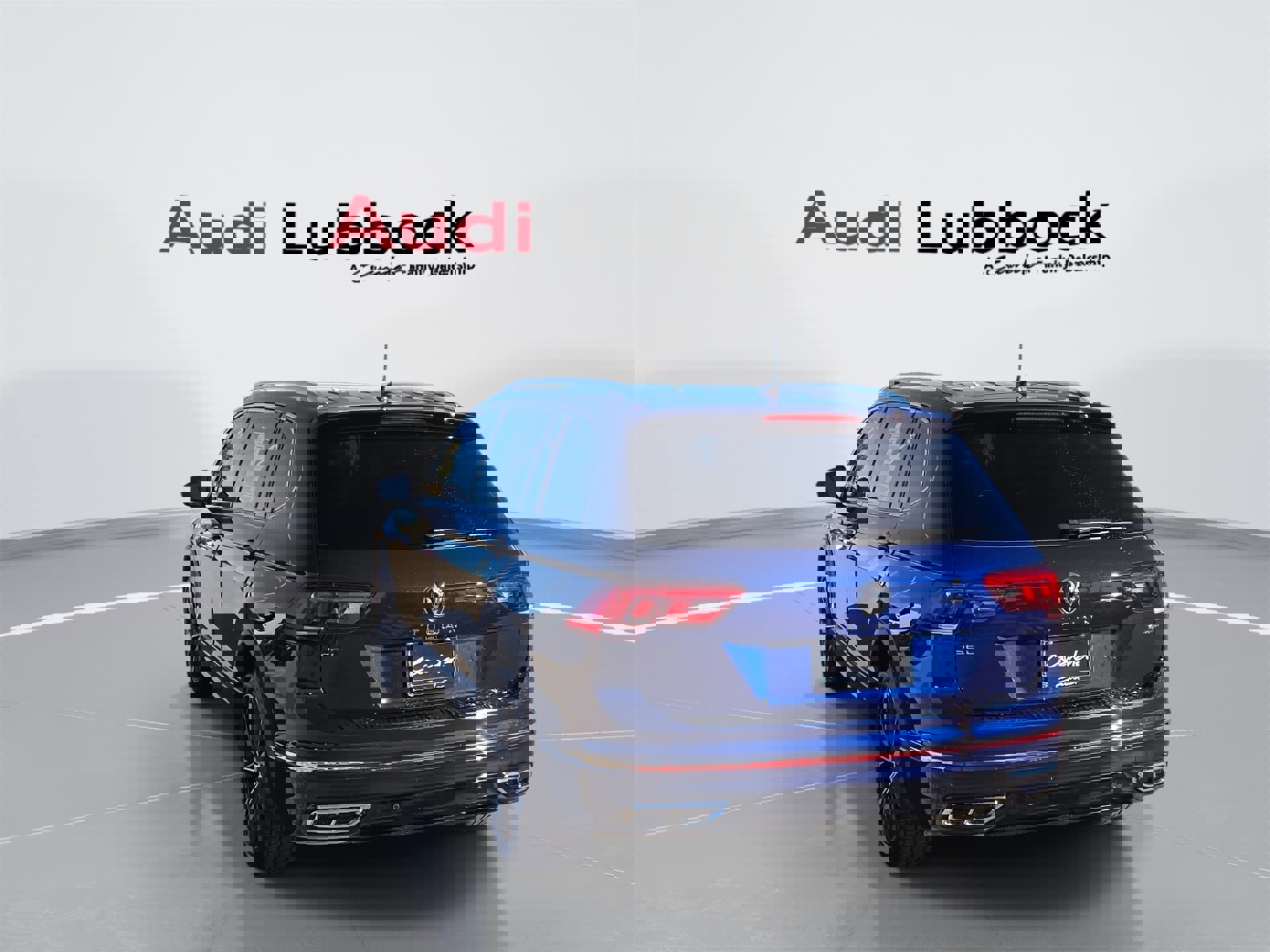 Used 2024 Volkswagen Tiguan SEL R-Line w/ MDO Package, Two-Row image 7