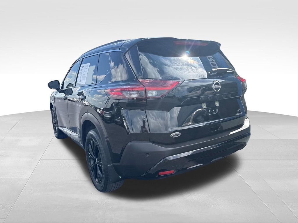 Used 2023 Nissan Rogue SV w/ SV Premium B Package FWD image 3