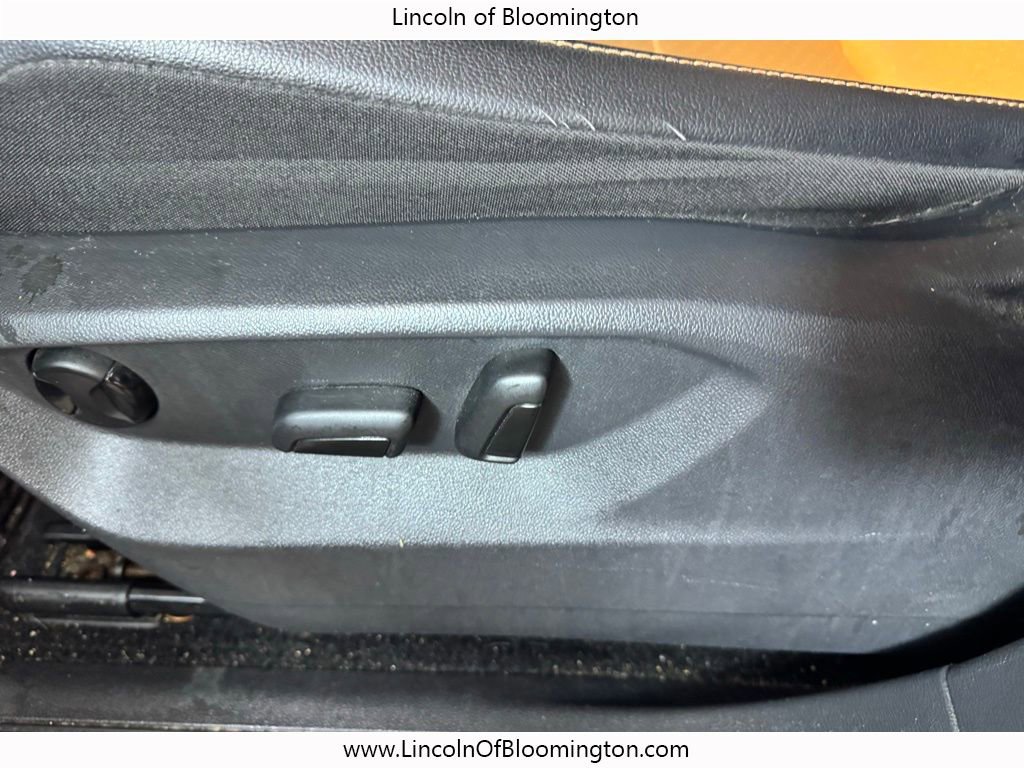 Used 2018 Volkswagen Tiguan SE image 35
