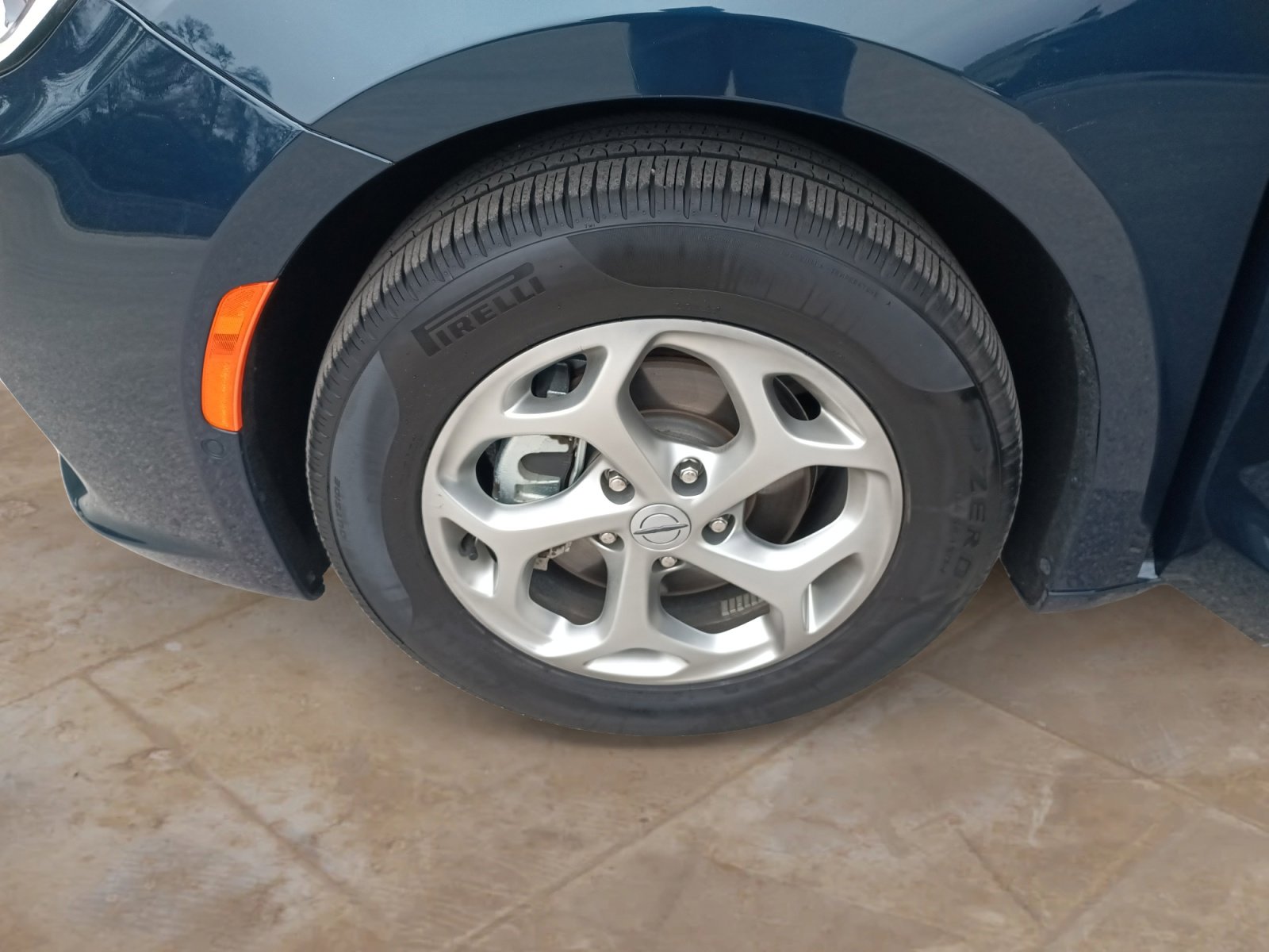 Used 2024 Chrysler Pacifica Limited image 24