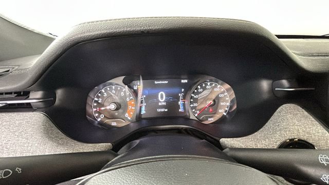 Used 2024 Jeep Compass Latitude w/ Sun and Sound Group AWD/4WD image 18