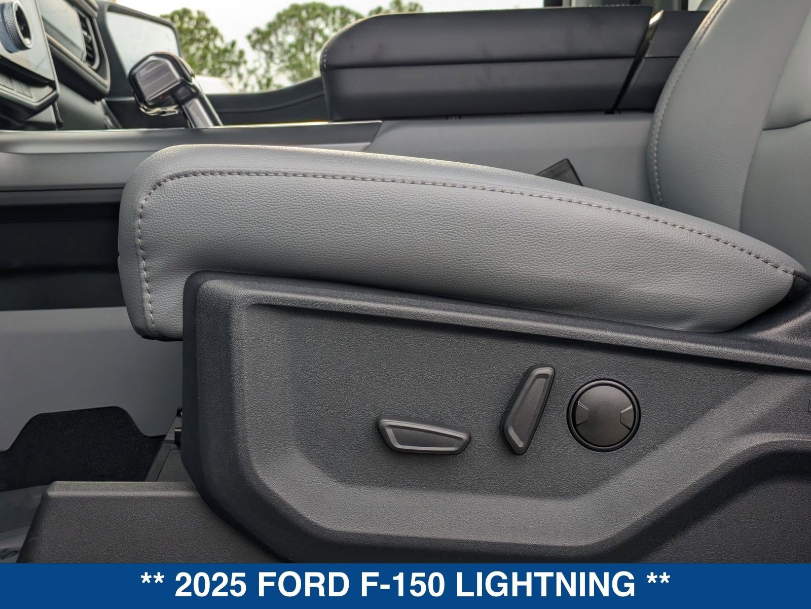 New 2025 Ford F150 Lightning Flash image 25