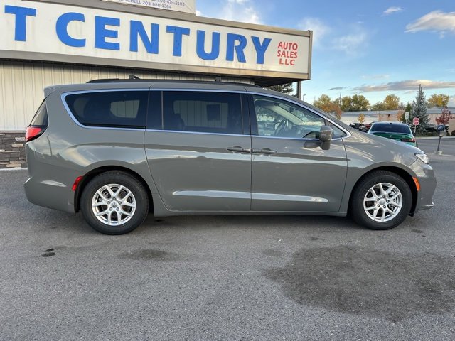 Used 2022 Chrysler Pacifica Touring-L image 21