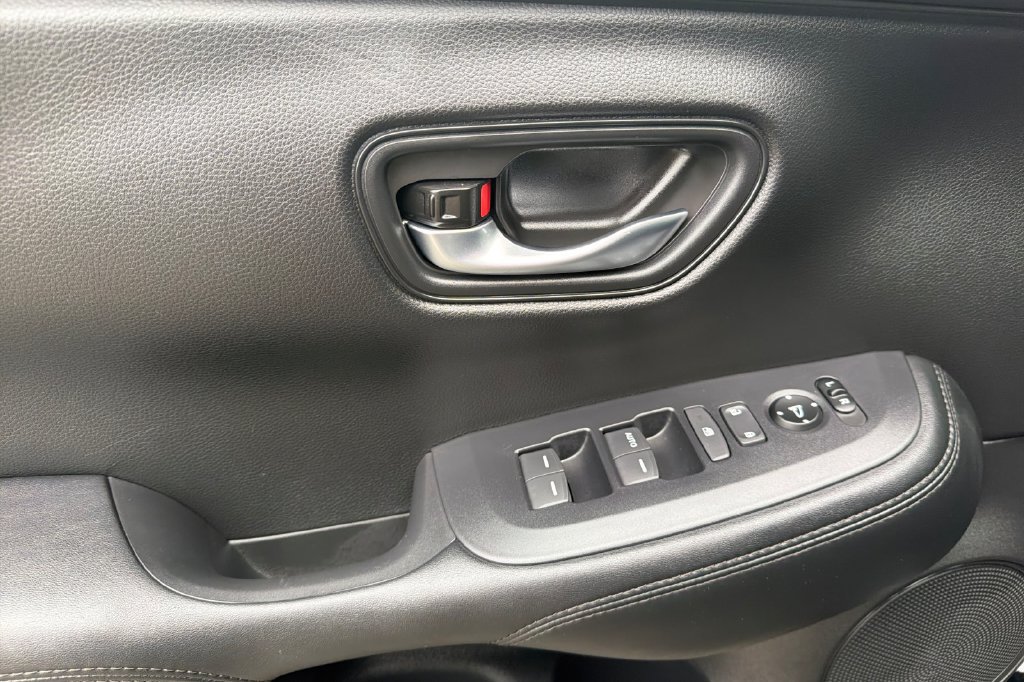 Used 2027 Honda HR-V LX image 5