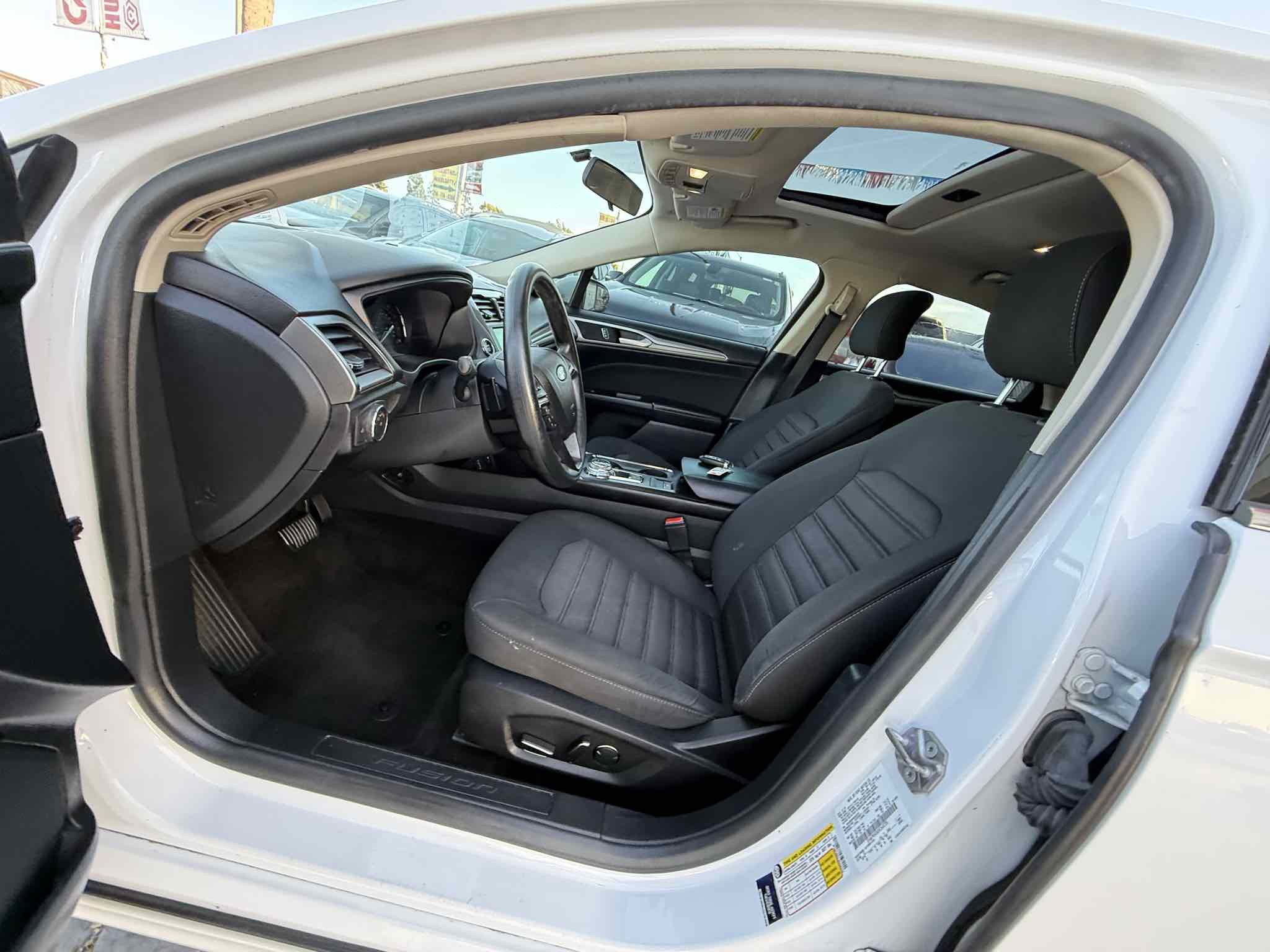 Used 2018 Ford Fusion SE w/ Fusion SE Technology Package FWD image 76