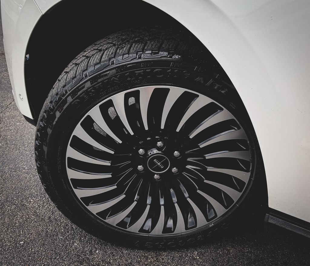Used 2018 Lincoln Navigator L Black Label AWD/4WD image 32