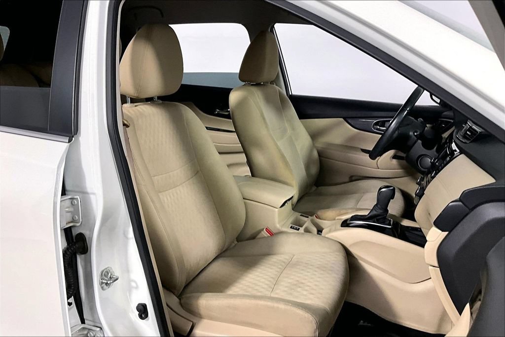 Used 2019 Nissan Rogue SV w/ Premium Package FWD image 7