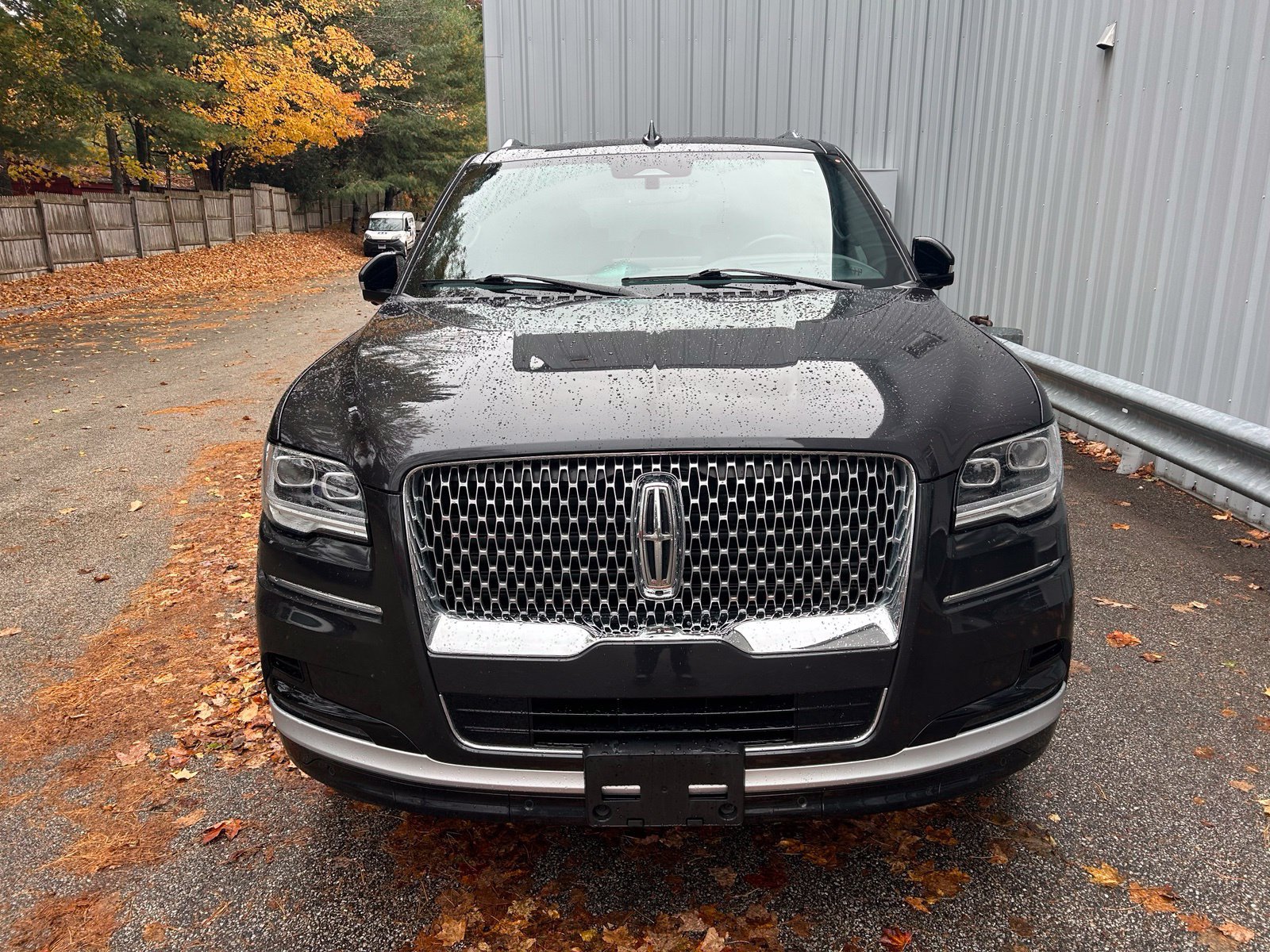 Used 2024 Lincoln Navigator Reserve AWD/4WD image 2
