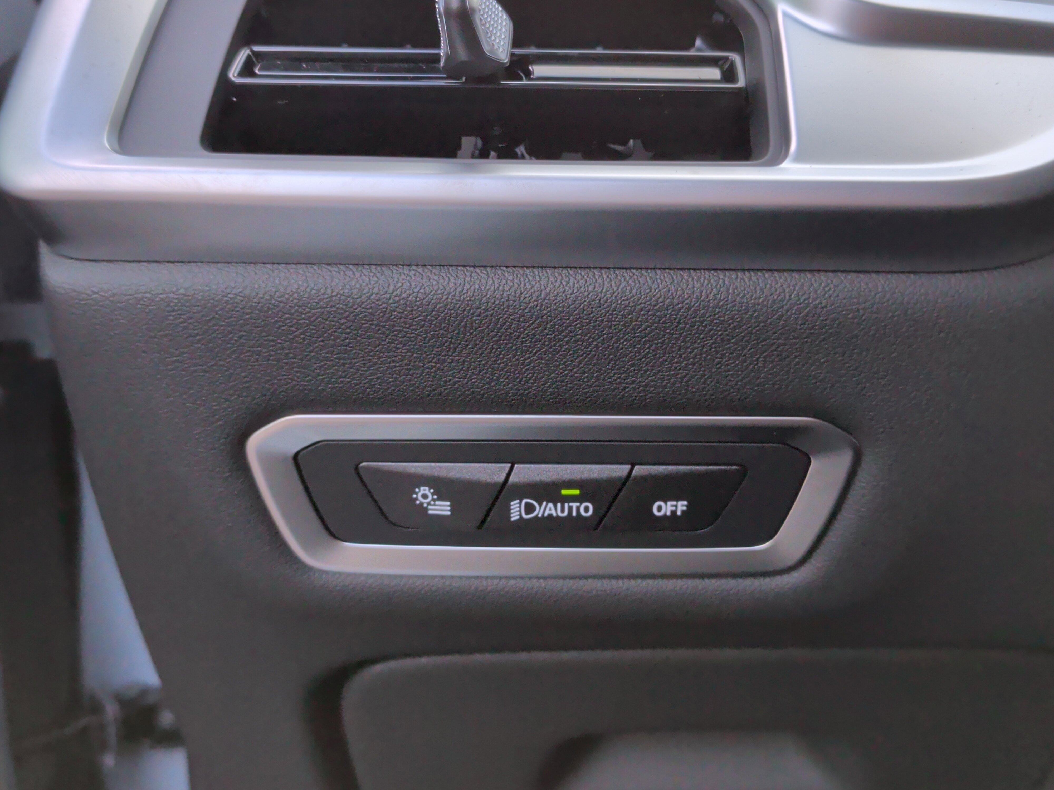 Certified 2026 BMW X7 xDrive40i w/ Executive Package image 25