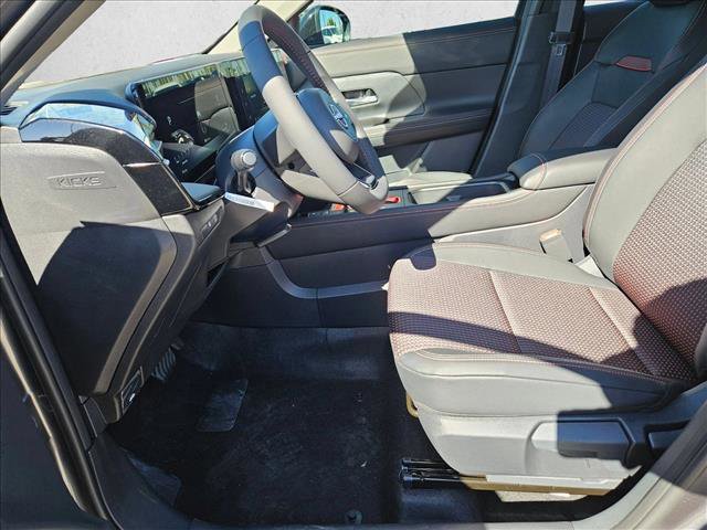 New 2026 Nissan Kicks SR image 11