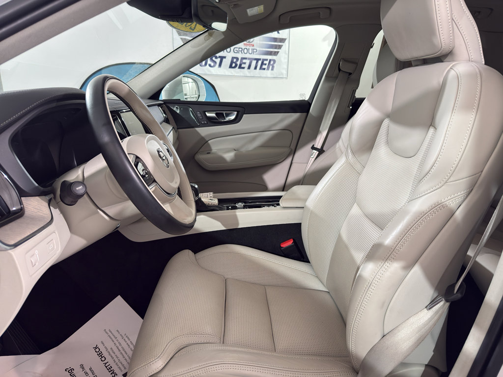 Used 2021 Volvo XC60 T5 Inscription w/ Advanced Package image 18