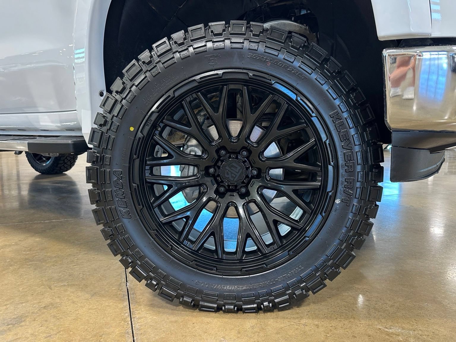 Used 2025 Chevrolet Silverado 1500 LTZ w/ Z71 Off-Road Package AWD/4WD image 10