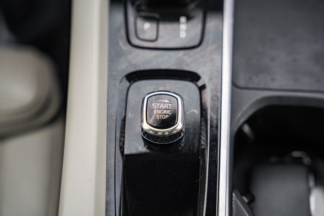 Used 2022 Volvo XC60 T8 Inscription w/ Advanced Package image 27