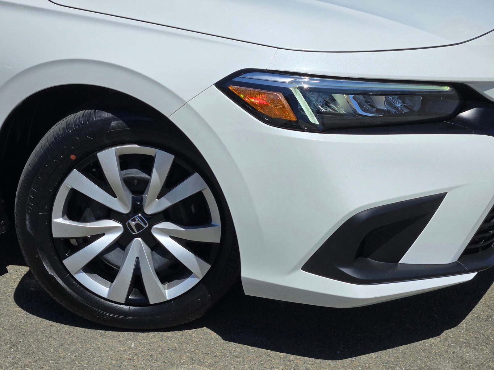Used 2023 Honda Civic LX image 9