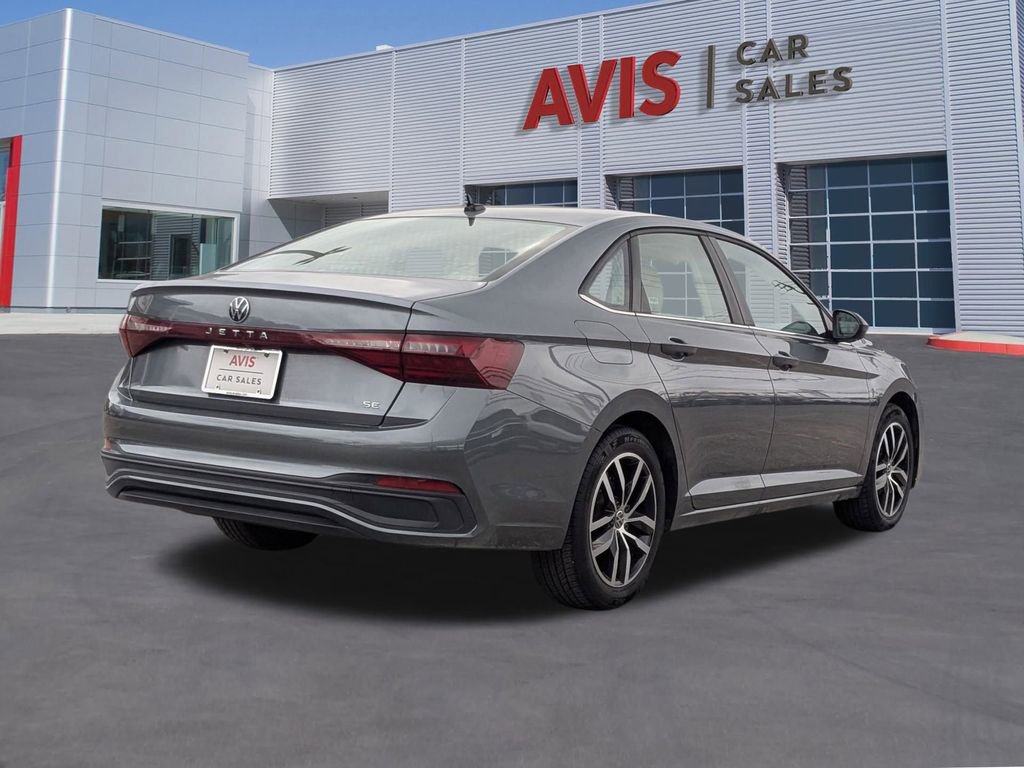 Used 2025 Volkswagen Jetta SE image 6