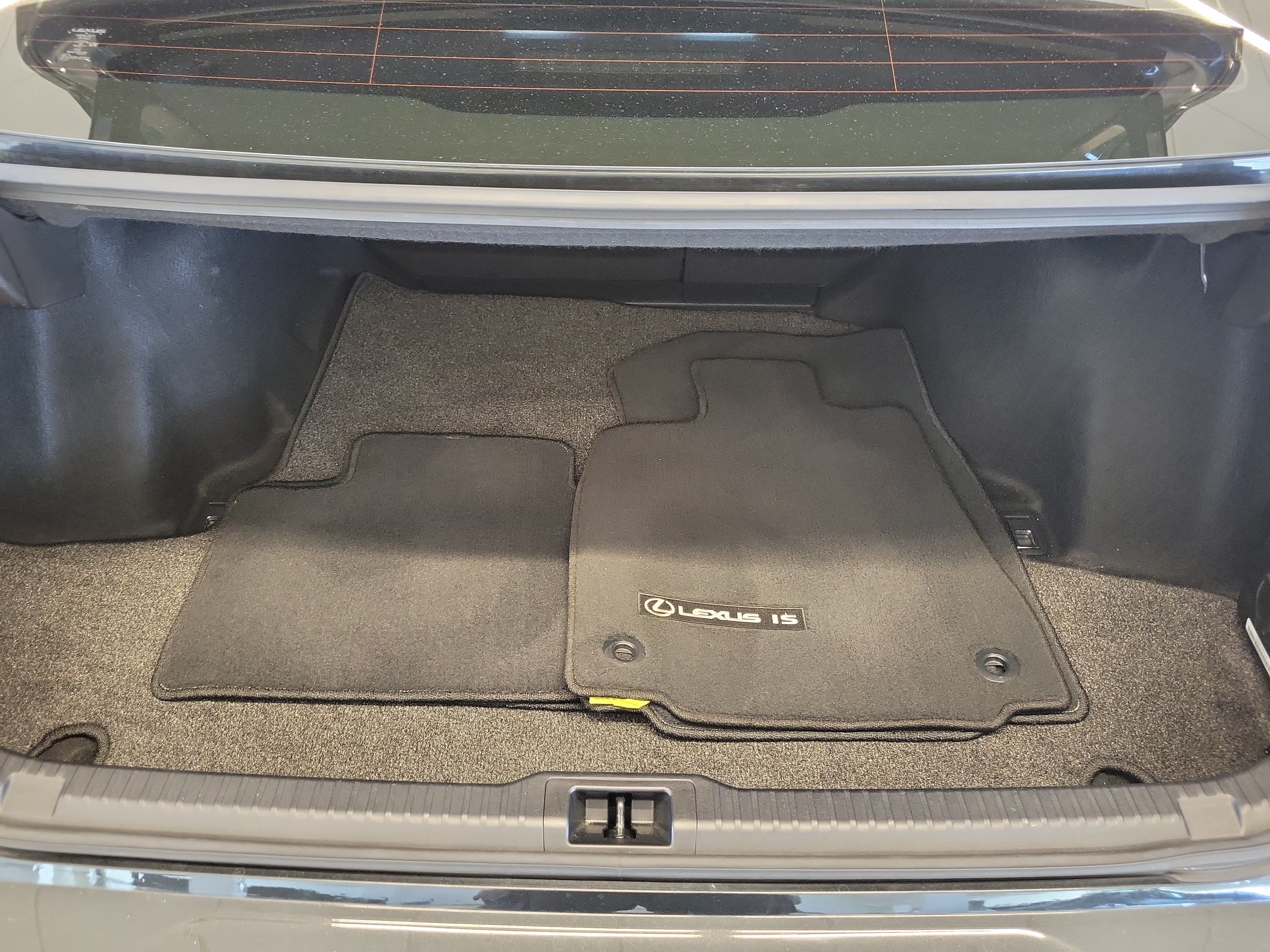 Used 2023 Lexus IS 300 w/ Comfort Package RWD image 11