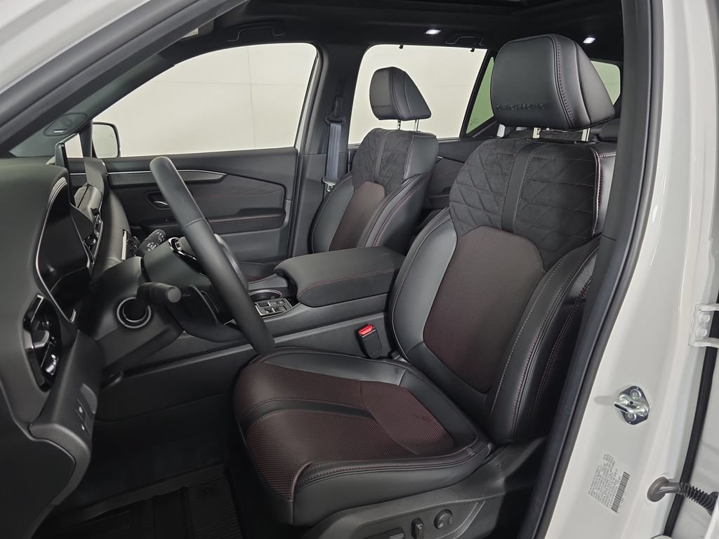 Used 2026 Honda Pilot Black Edition image 24