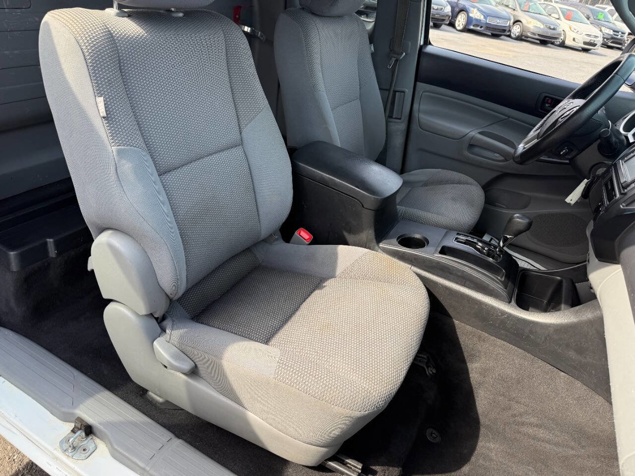 Used 2015 Toyota Tacoma 2WD Access Cab w/ Convenience Package image 24