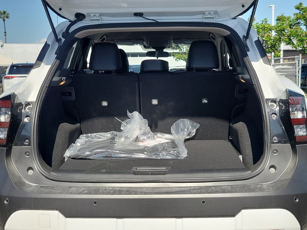 New 2026 Nissan Kicks SR FWD image 15