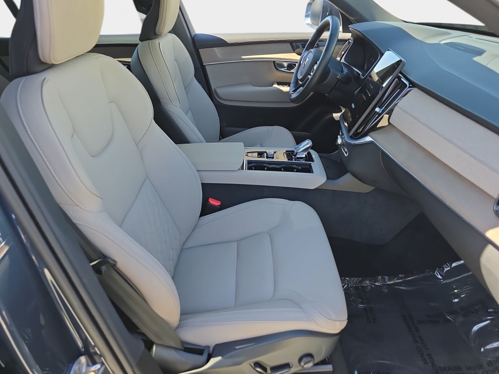 Used 2026 Volvo XC90 B6 Plus w/ Protection Package Premier AWD/4WD image 12