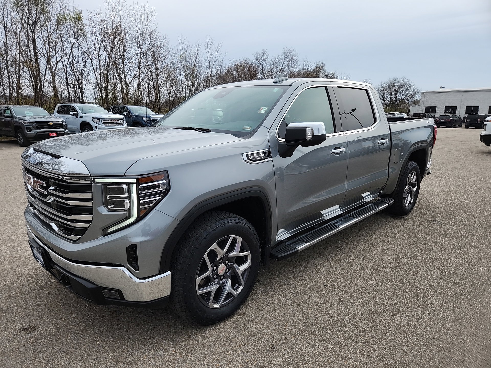 Certified 2023 GMC Sierra 1500 SLT w/ SLT Premium Package image 4