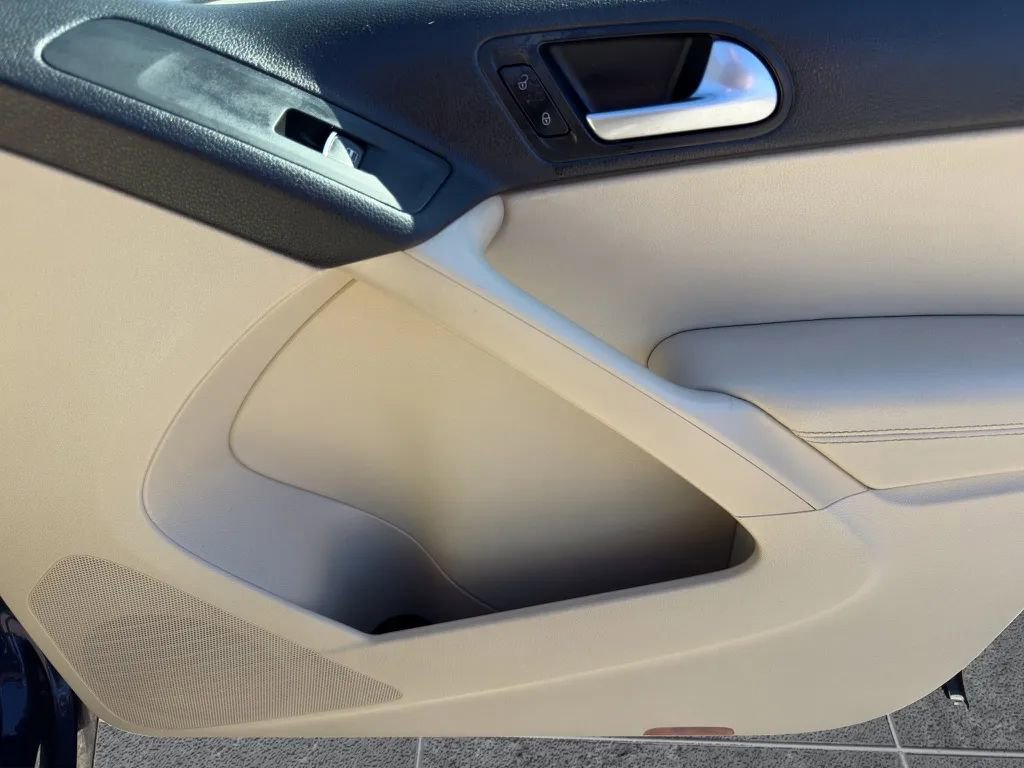 Used 2013 Volkswagen Tiguan SE image 26