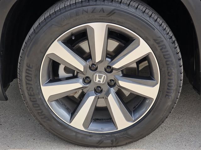 Used 2025 Honda Pilot Touring image 11